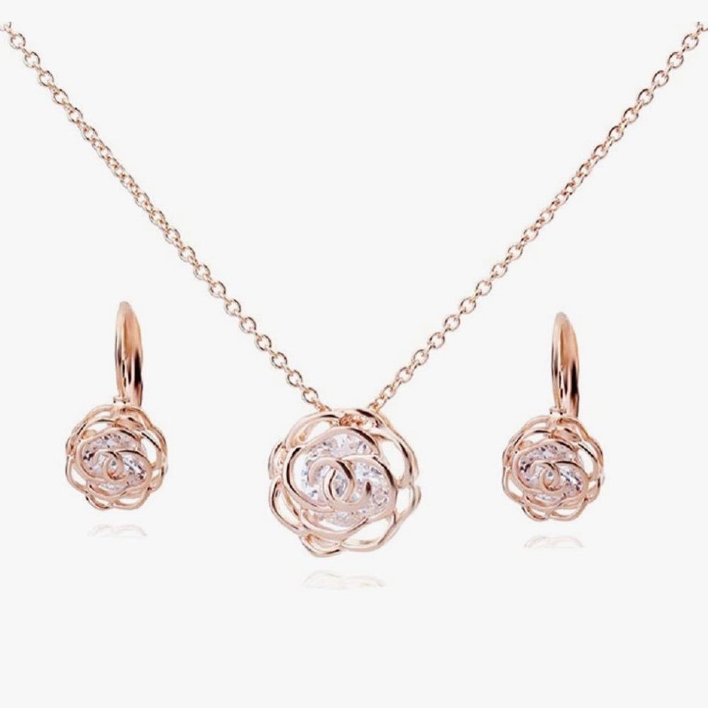 Rose Gold Flower Necklace with Crystal